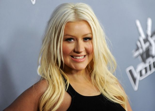 Xtina Weight Loss Christina Aguilera Shows Off Slim Figure Is She 