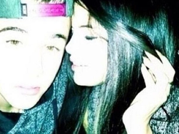 Justin Bieber and Selena Gomez are reportedly back together.