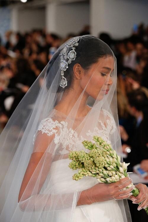 Oscar de la Renta Bridal design