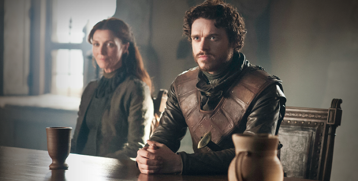 Robb Stark and Catelyn Tully during negotiations with Freys in episode 6, "The Climb" 