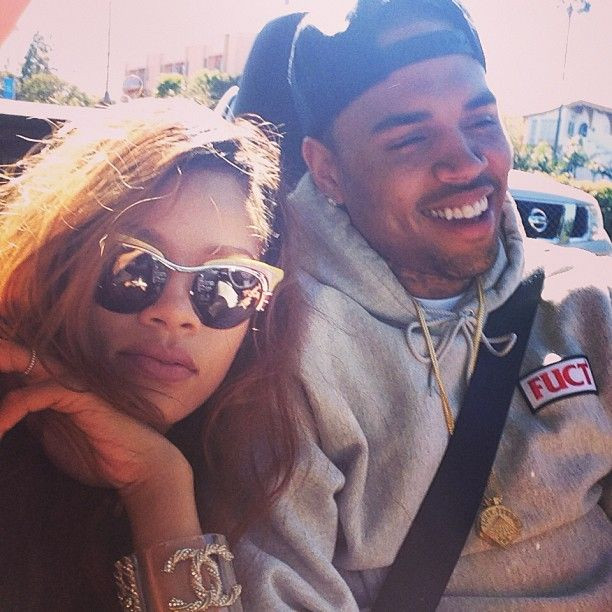 Rihanna and Chris Brown have broken up.