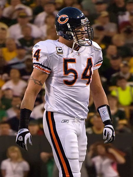 Brian Urlacher Retires: Former Chicago Bears Linebacker Retiring From ...