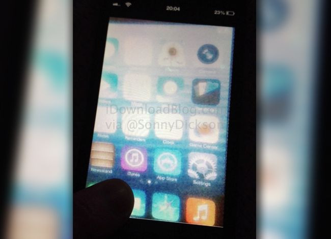 Alleged iOS 7 image