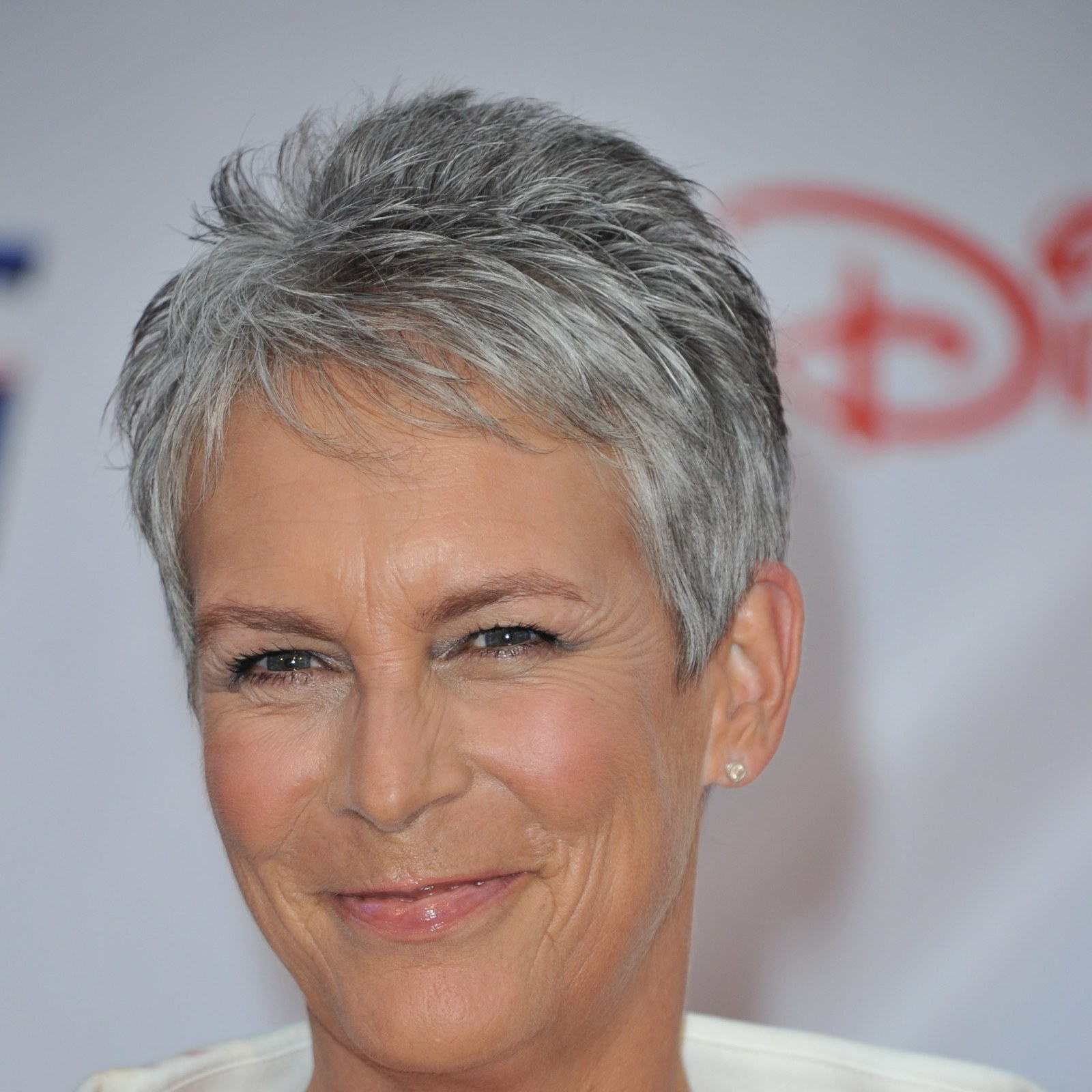Jamie Lee Curtis Hair Jamie Lee Curtis Pixie Haircut Replying To @SilkLilly #shorthairstyle