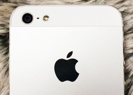 iPhone 5S is rumored to have an ungraded dual LED flash.