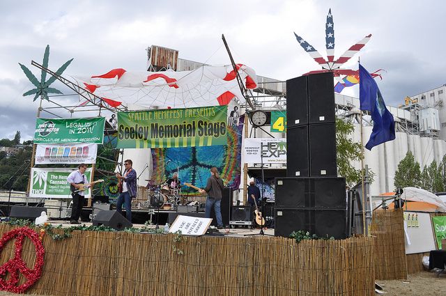 Seattle Police Doritos: Washington Cops Deal Out Munchies At Hempfest ...