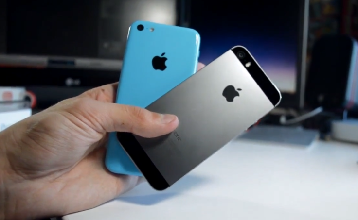 Redmond Pie unboxes both the iPhone 5C and iPhone 5S. 