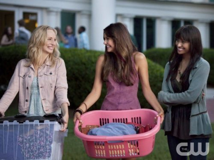 Elena and Caroline move in to their new dorm room at Whitmore College while Bonnie looks on from the afterlife. 