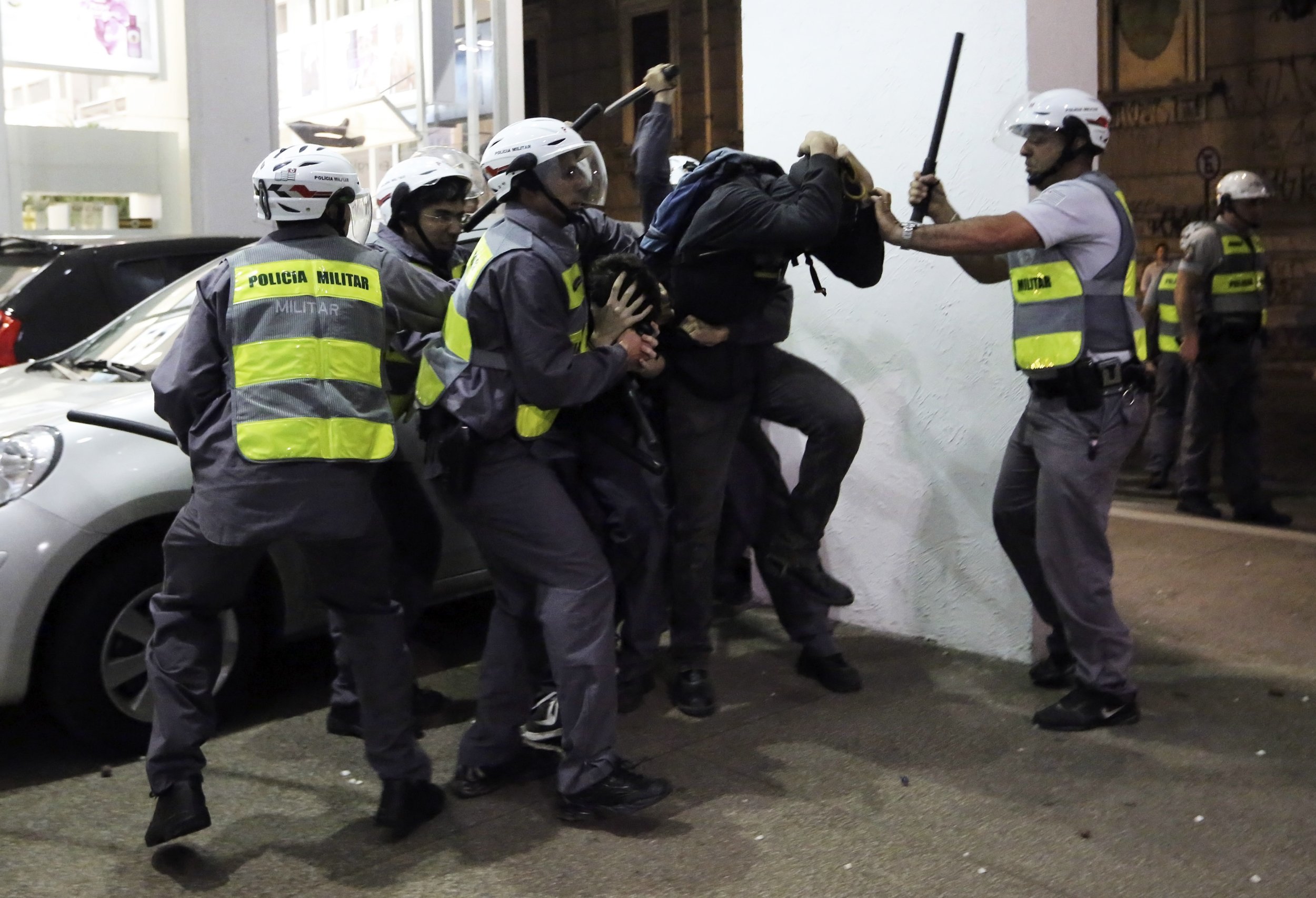 bike-thief-killed-by-police-in-brazil-youtube-video-watch-sao-paulo