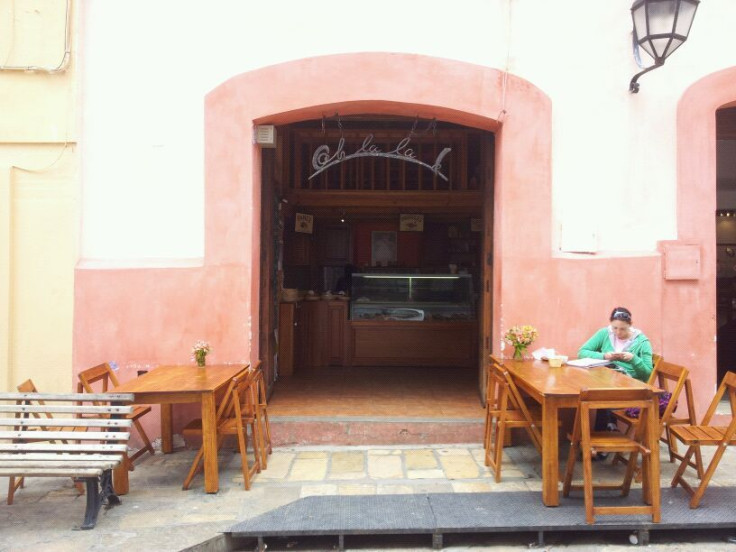 The cafe and pastry shop where the students say the incident occurred.