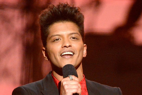 Grammy Awards 2014: Bruno Mars Presents
