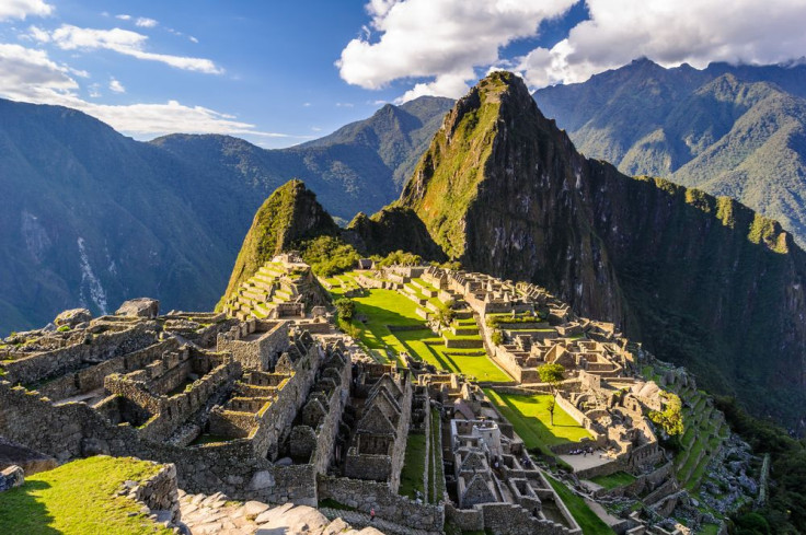 Machu-Picchu-Nude-Tourists