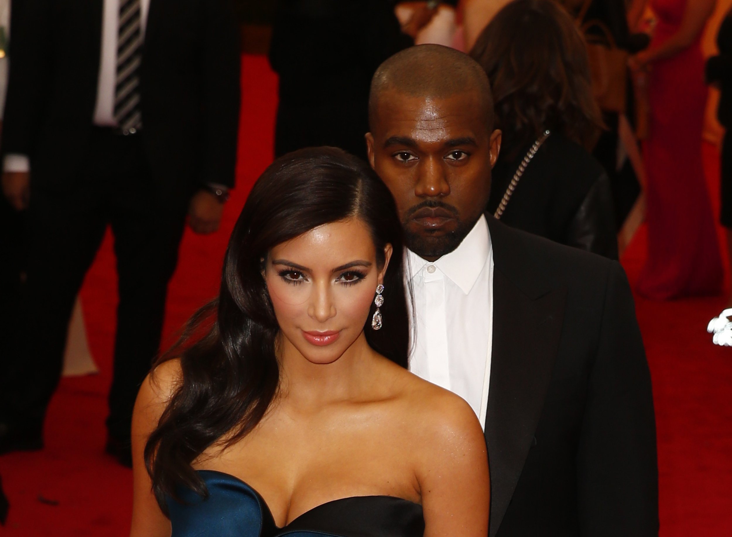 Kim Kardashian Kanye West Married Couple Ties The Knot At Forte Di Belvedere In Florence Italy 
