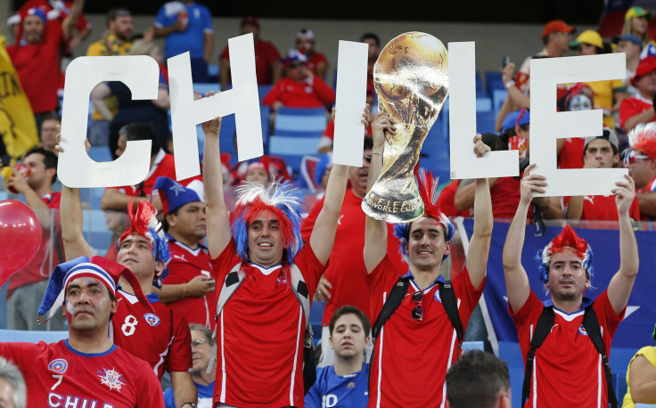 Fans of Chile Cheer
