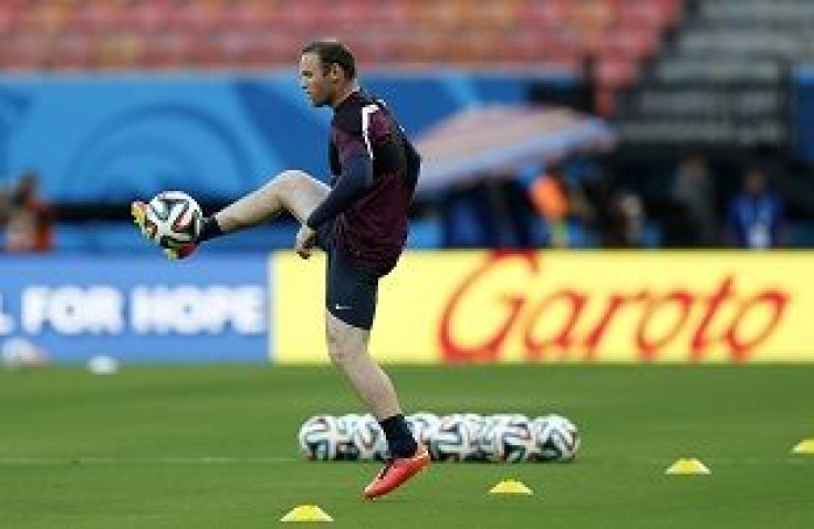Wayne Rooney practices by himself