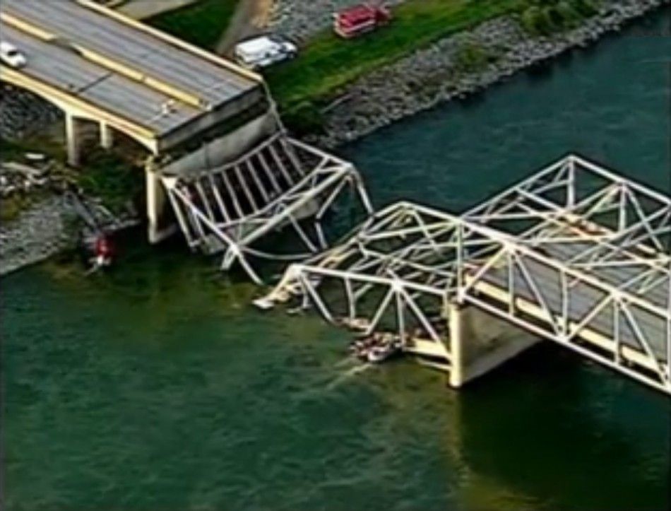 I-5 Bridge Collapses In Washington: 3 Survive As Oversize Truck Cause ...