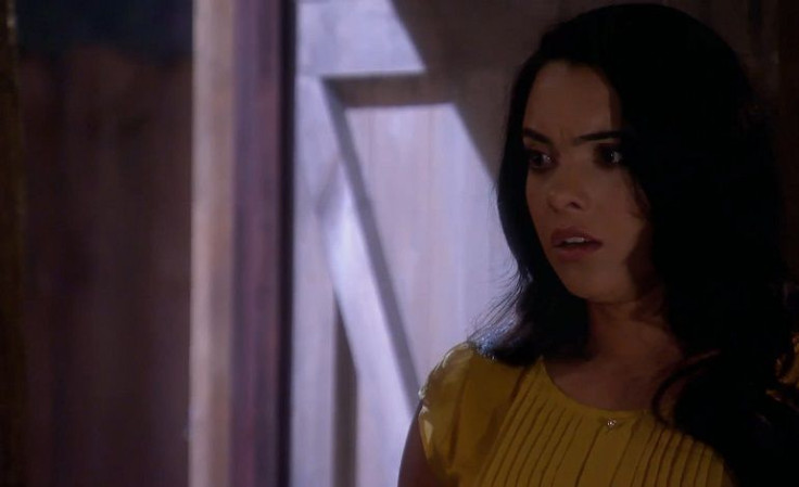 Andrea catches Sofia and Arturo kissing.