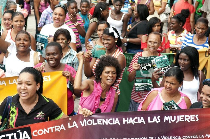 Mujeres protestando