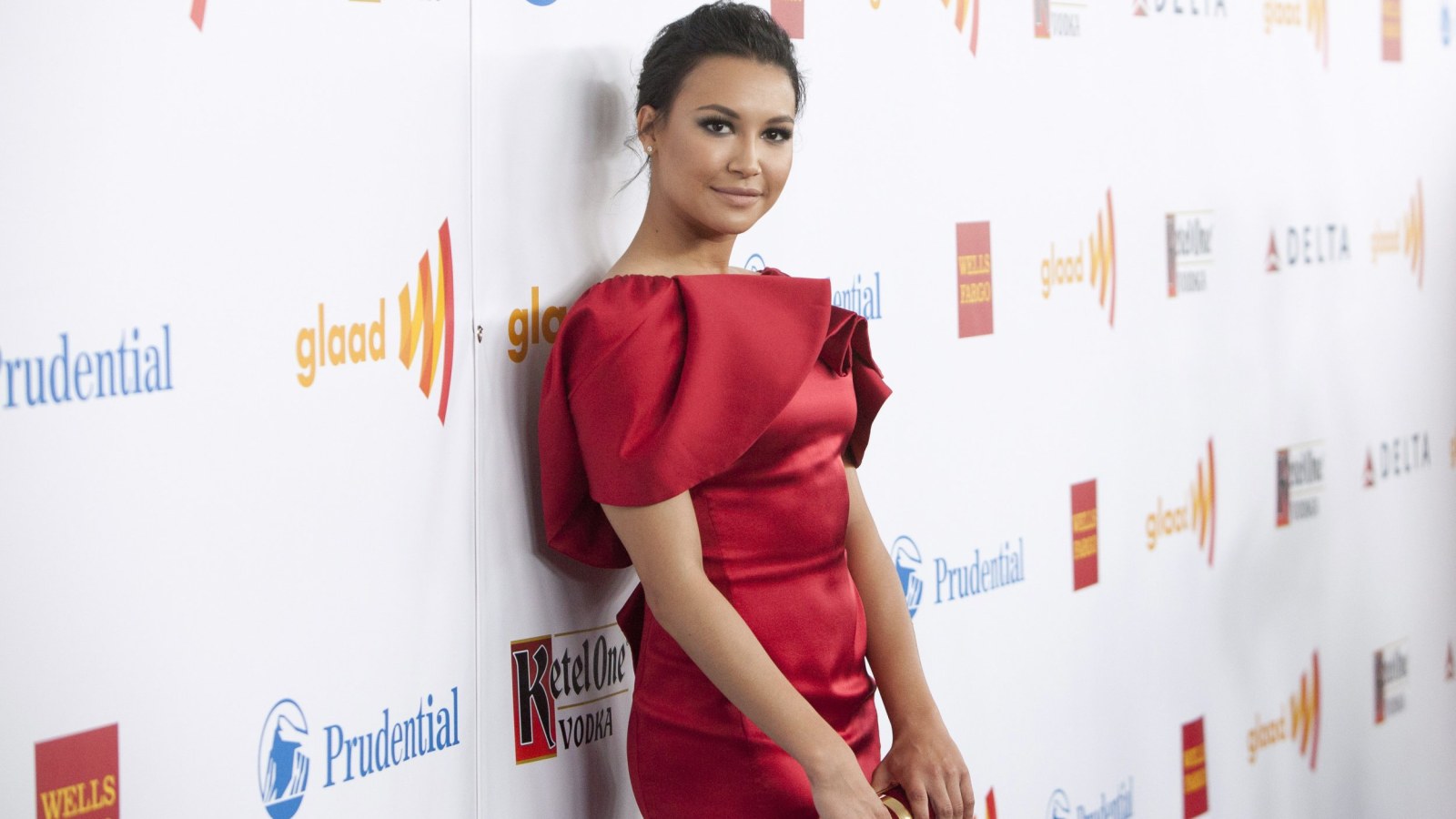naya rivera red dress Santana's outfits from season 6 (TV Show: Glee) #glee #santanalopez #queen #fashionicon #nayarivera #mood #iconic