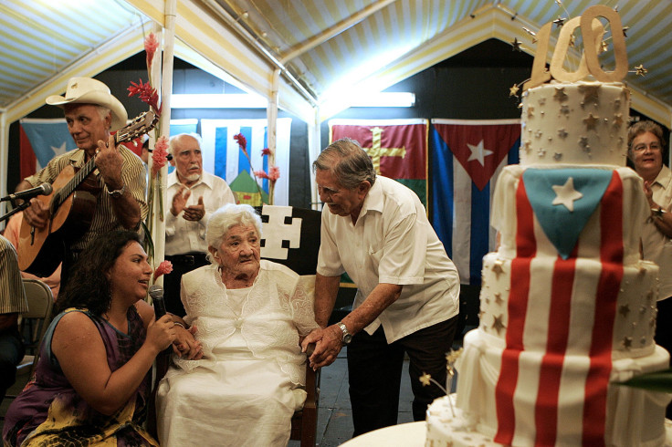 Puerto Rican woman hearing aid