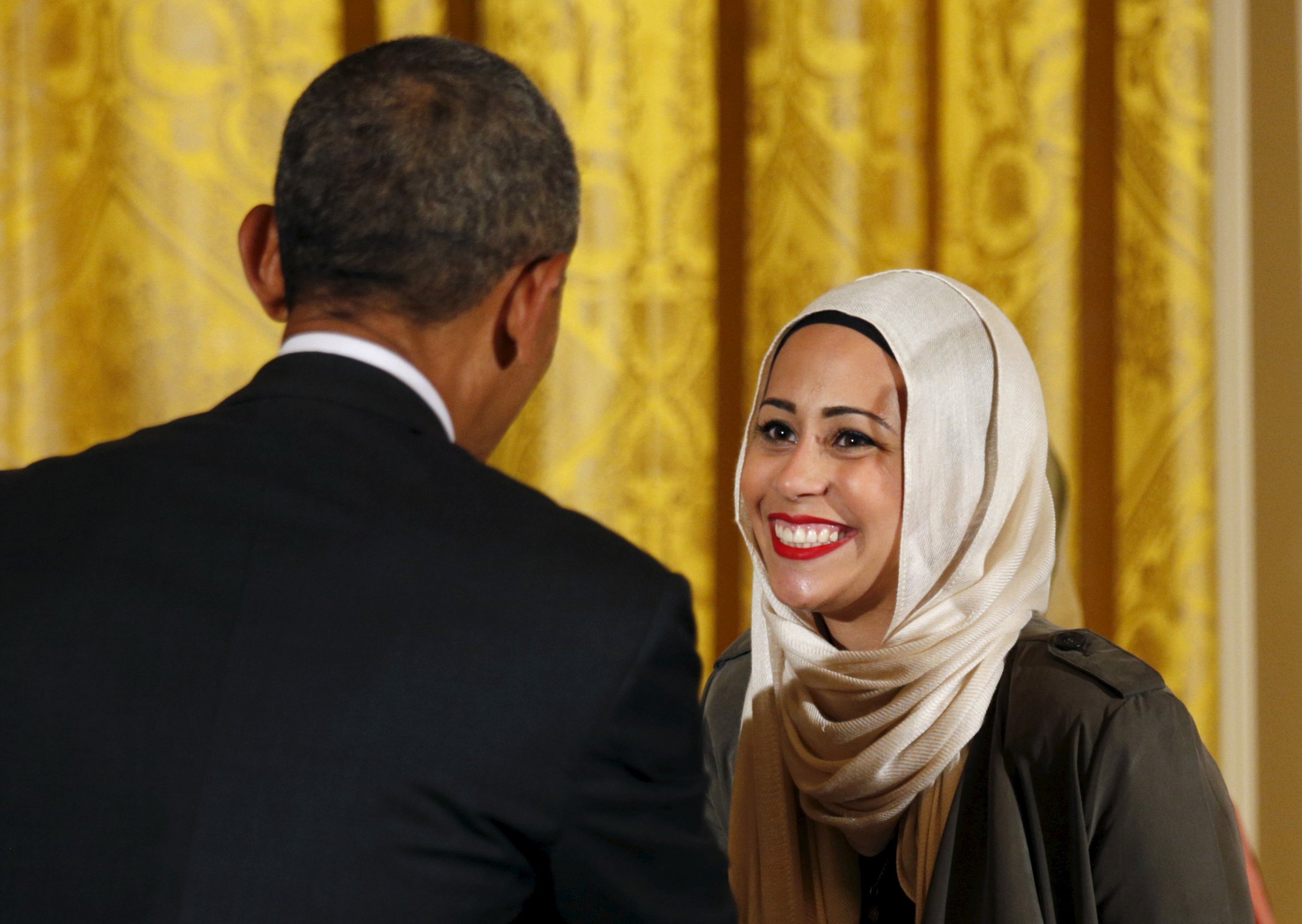 Obama Honors Muslim Woman During White House Ramadan Dinner