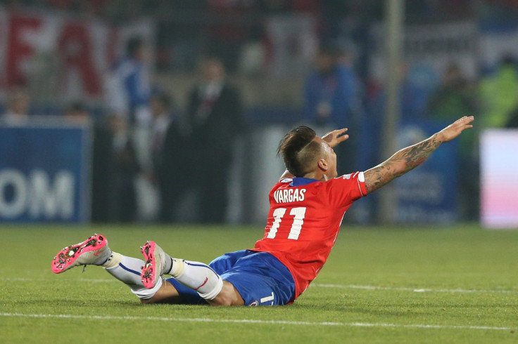 Eduardo Vargas Saves Chile