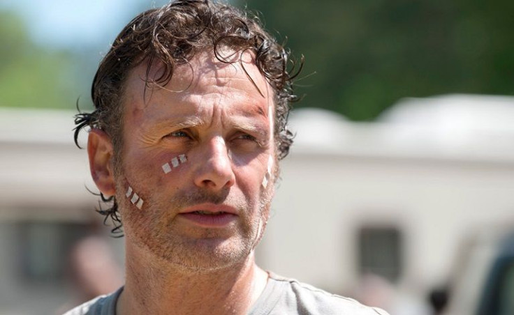 the-walking-dead-episode-601-rick-lincoln-bandage-935