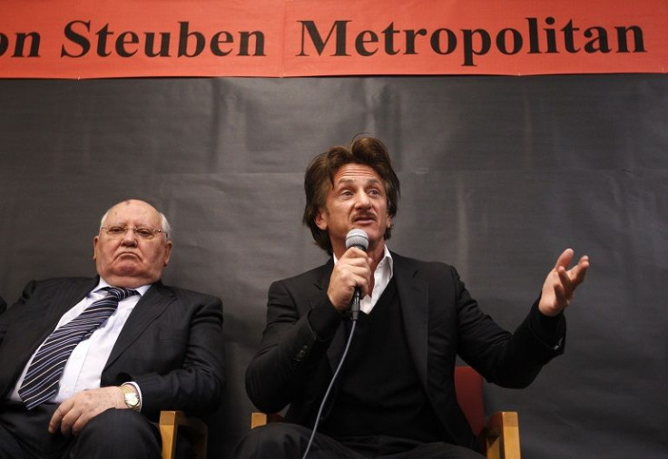 Mikhail Gorbachev y Sean Penn 