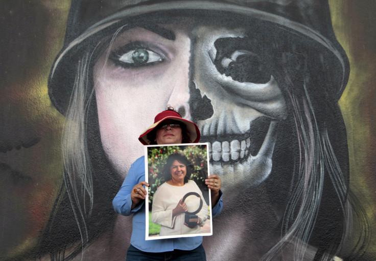 berta cacares photo; death mural