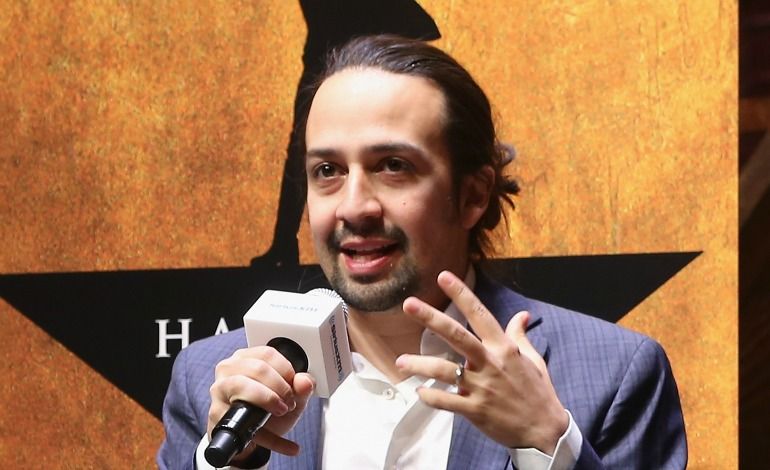 Lin Manuel Miranda Carpool Karaoke Hamilton Creator Spotted In Car With James Corden