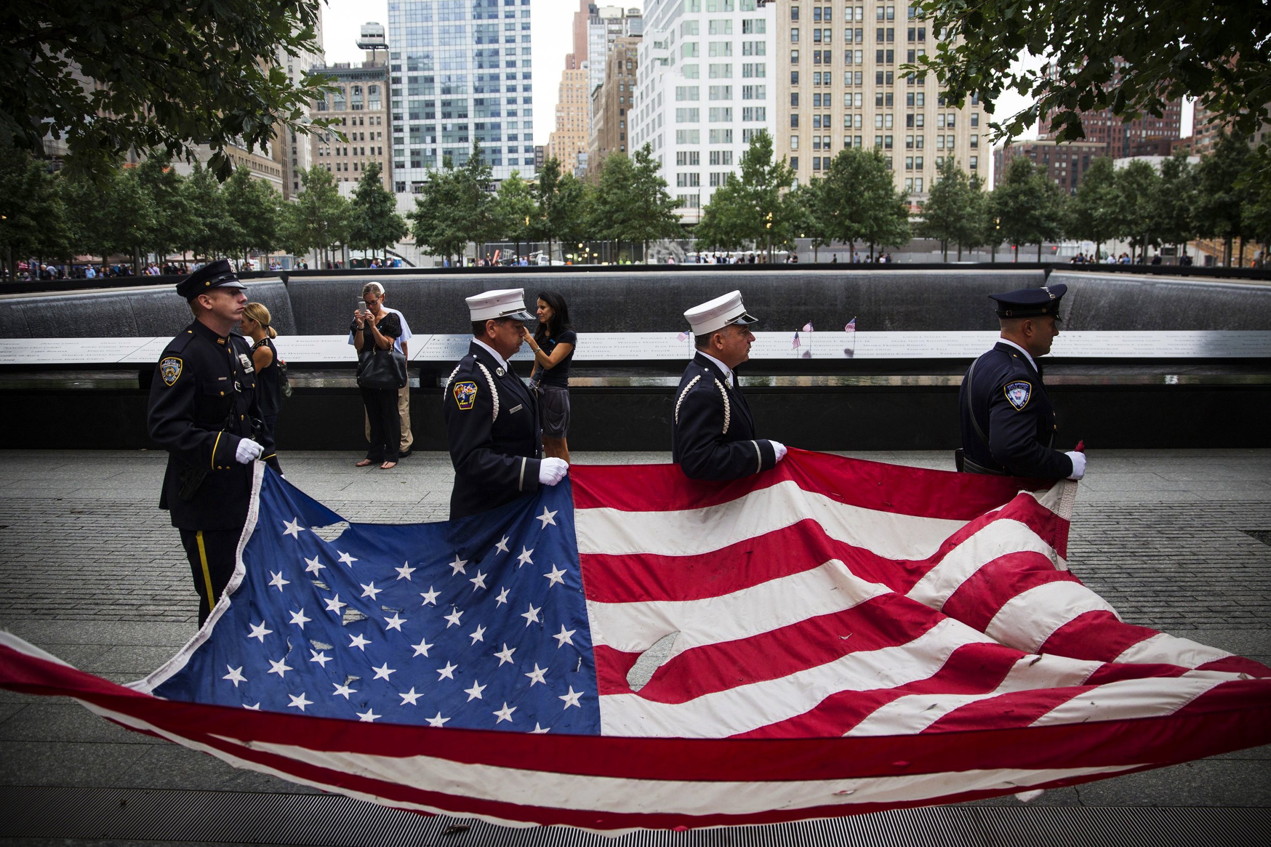 9/11 Anniversary: Iconic Images To Remember Tragic Attacks 18 Years ...