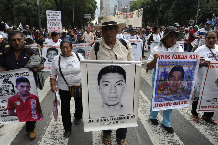 Mexican students and relatives protesting