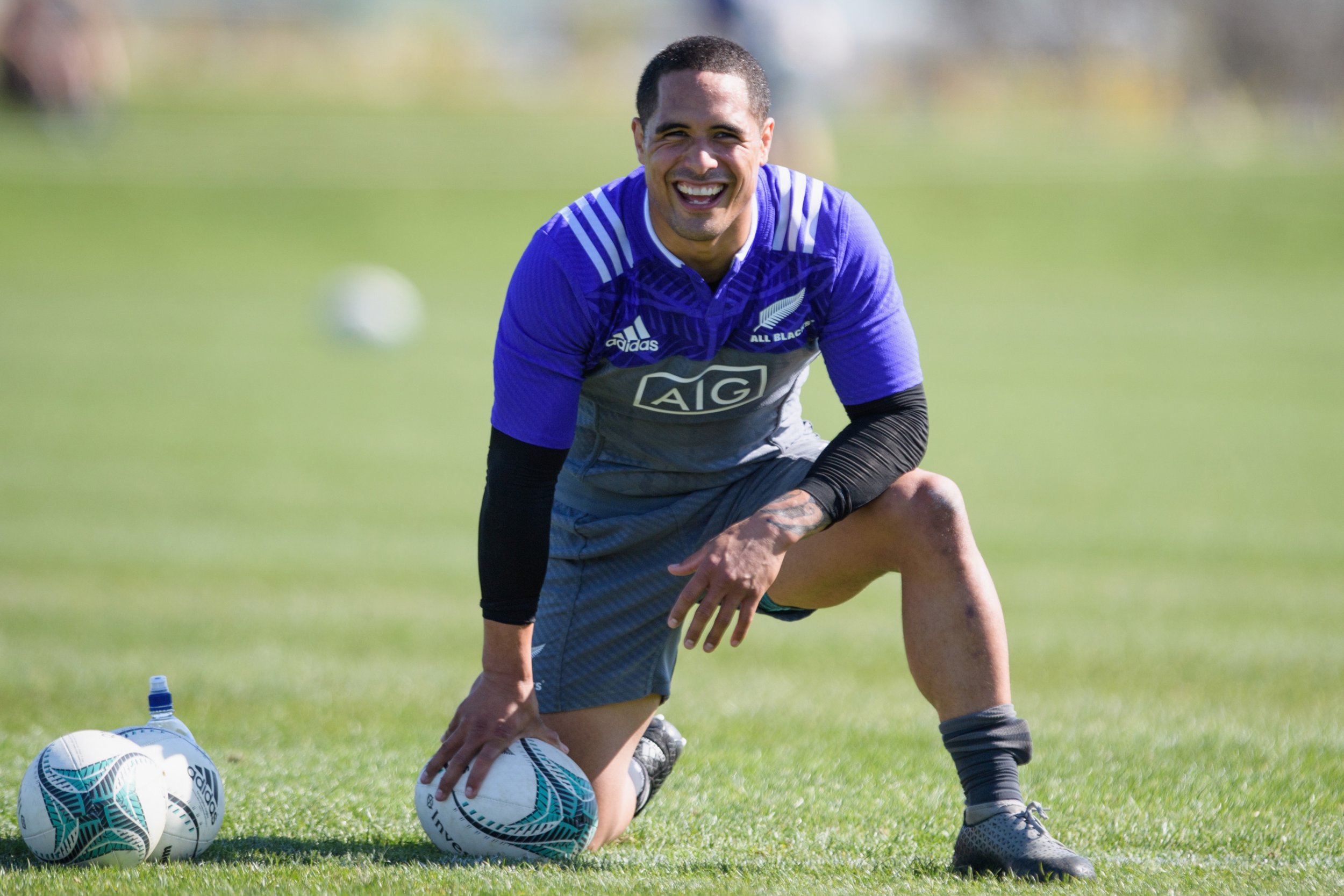 New smith. Aaron Smith Rugby. Байт Саид Амин регби. Под Aaron Smith. Дочь Аарон Смит.