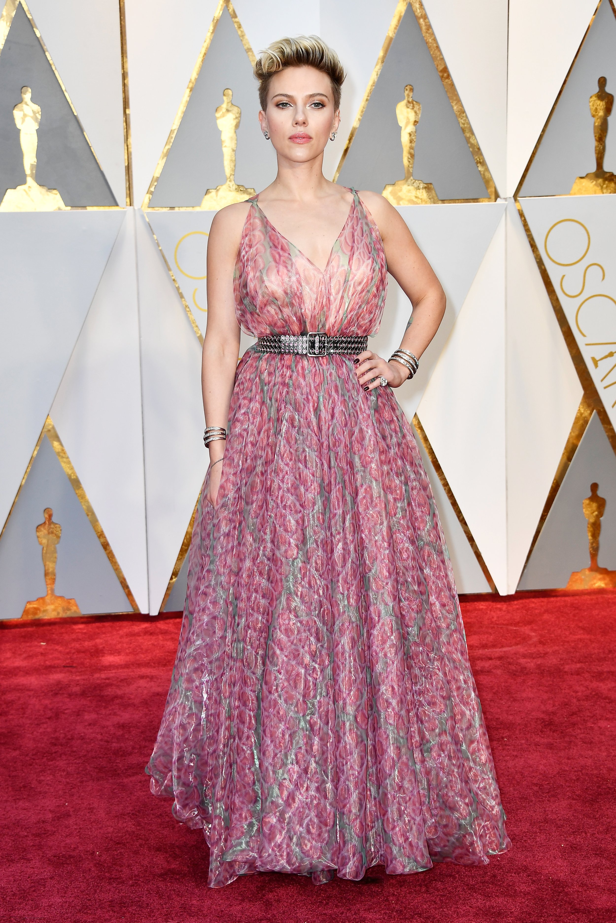 Oscars 2017 Red Carpet Photos Scarlett Johansson