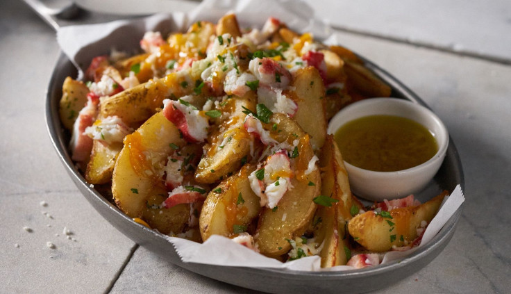 SMOTHERED WILD ALASKA CRAB GARLIC FRIES