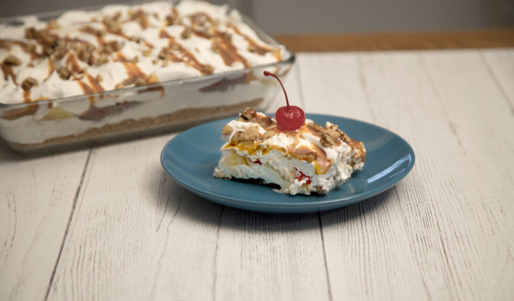 no-bake banana split cake