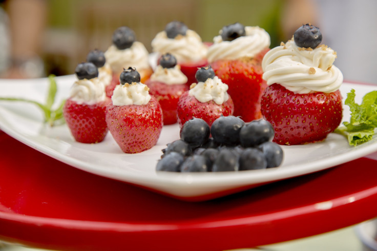 cheesecake stuffed strawberries