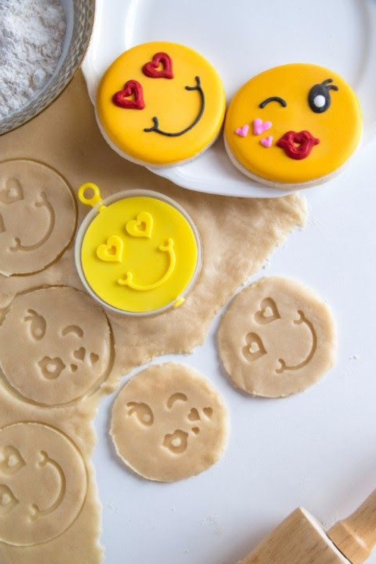 Emoji cookies