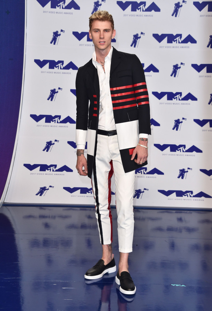 mtv-vma-2017-redcarpet-photos-MTV VMAs 2017 Red Carpet Photos: Machine Gun Kelly