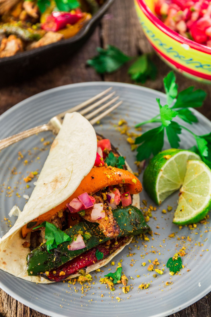 Chicken Fajitas with Crushed Pistachios