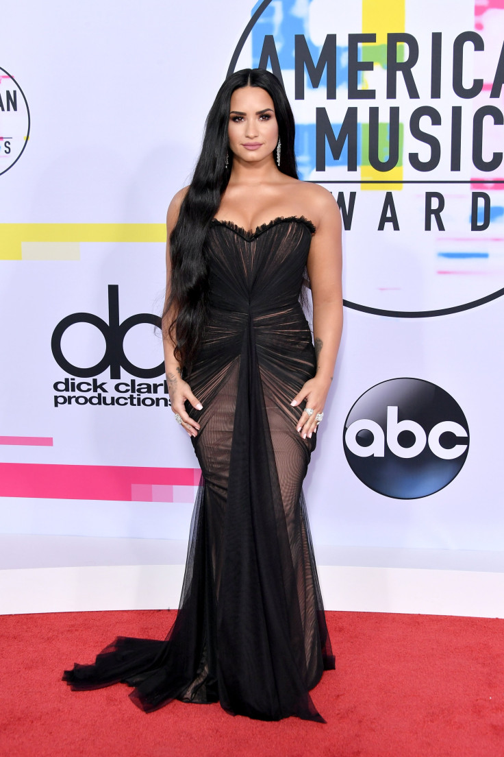AMAs 2017 Red Carpet Photos: Demi Lovato