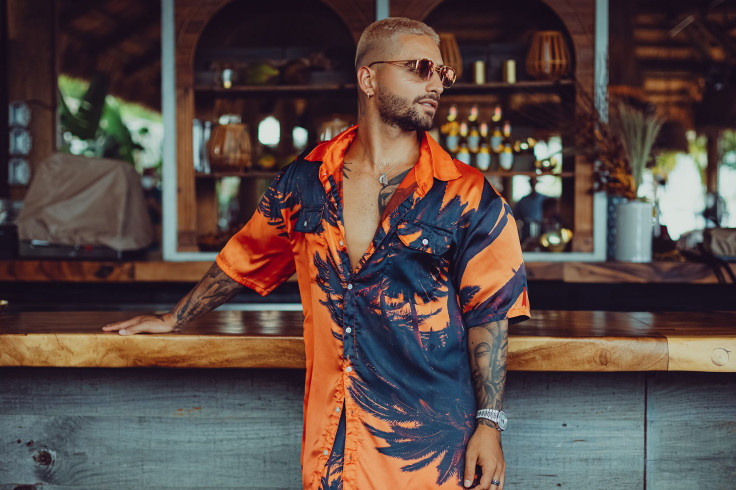 MichelobULTRA_PureGold_Maluma_Merch_Sunset_Orange_Set