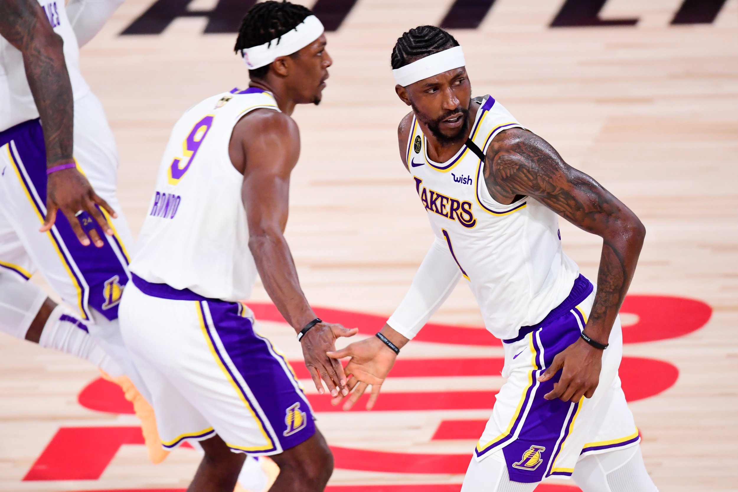 NBA Lakers' Kentavious Caldwell-Pope robbed at gunpoint