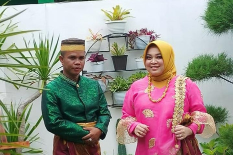 man gives bitcoin as bridal dowry