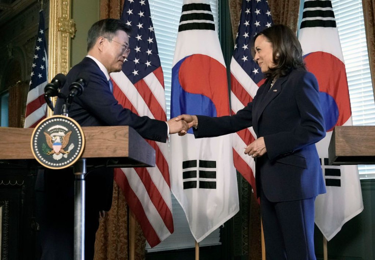 Kamala Harris, South Korean President Moon Jae-in