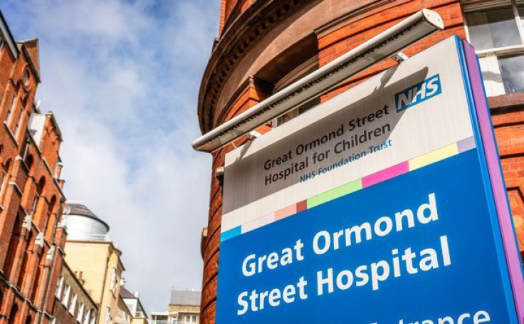 0_Sign-for-Great-Ormond-Street-Hospital-for-Children-in-London