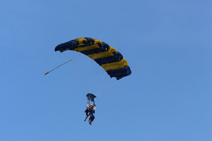 skydiving tandem