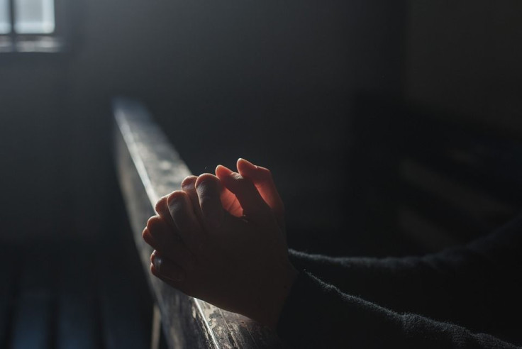 church praying