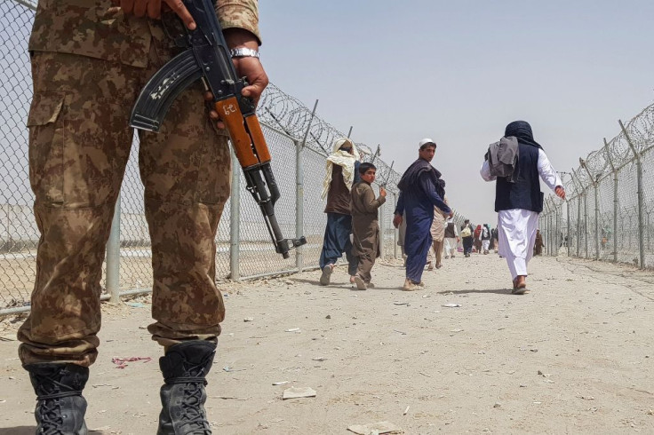 Stranded Afghan nationals return to Afghanistan