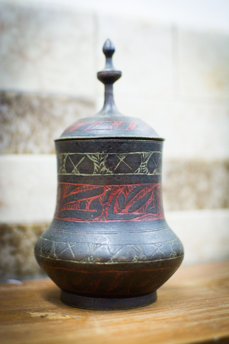 urn-gfd97ae476_1920